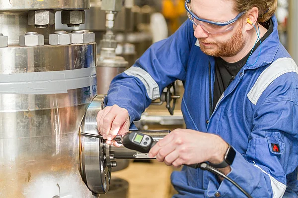 Ein umfassender Drucktest mit Wasserstoff gibt Sicherheit, dass die Grenzwerte eingehalten und flüchtige Emissionen minimiert werden.