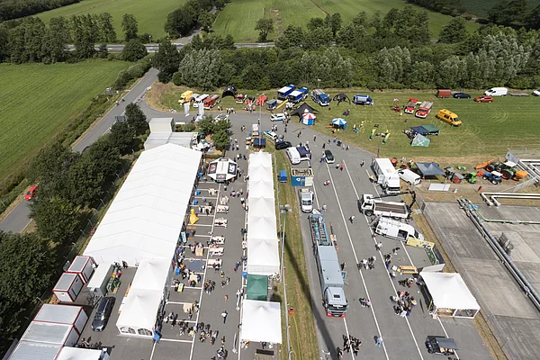 Feier auf STORAG ETZEL Firmengelände, Luftaufnahme